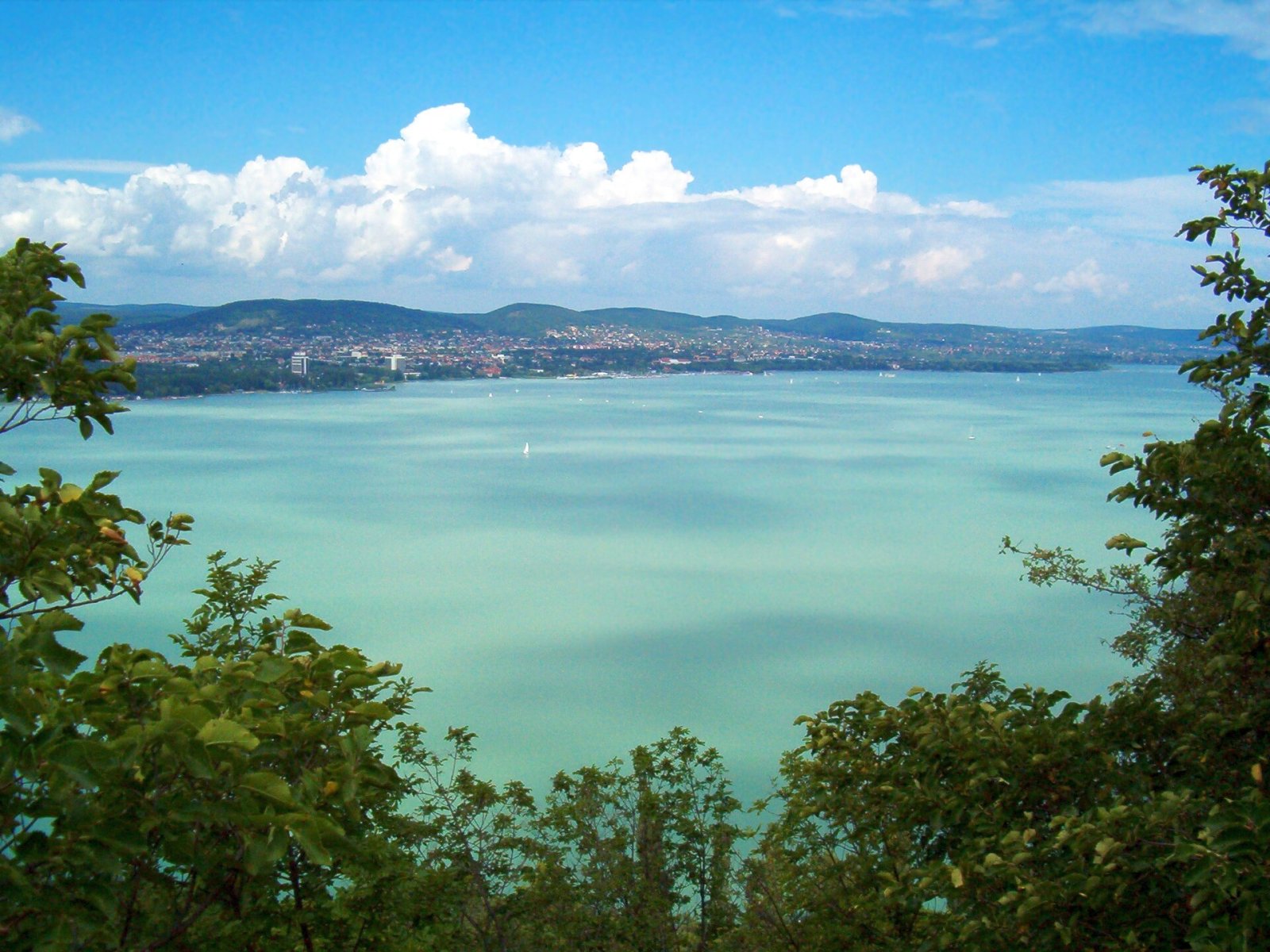 발라톤 호수 발견하기: 헝가리의 자연 낙원 - Balatonfüred | Secret World Trip Planner