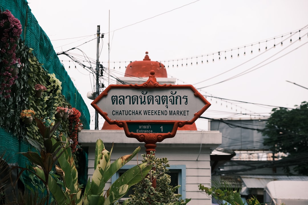 バンコクのチャトゥチャック市場：色彩の世界を発見 - Khet Chatuchak | Secret World Trip Planner