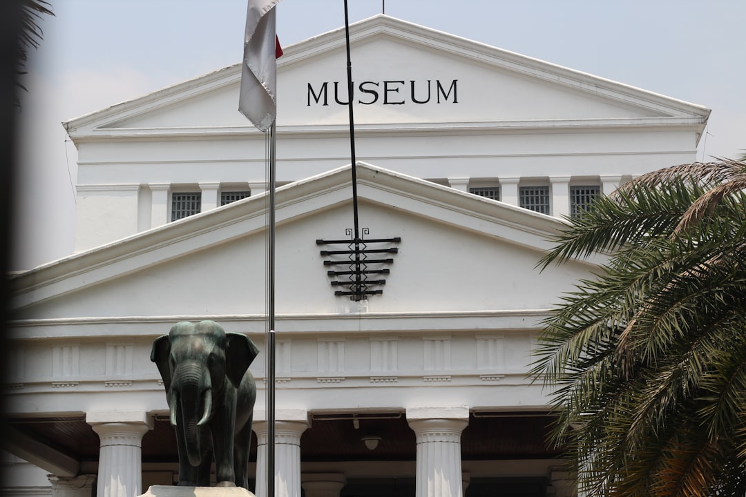 Musée National des Beaux-Arts : voyage dans l'art bolivien - Socabaya | Secret World Trip Planner