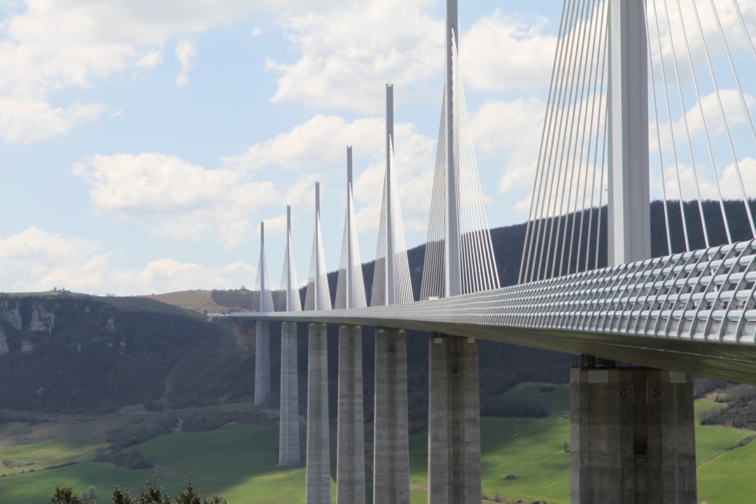 Viaduc de Millau : Le Pont Incroyable d'Europe — Viaduc de Millau