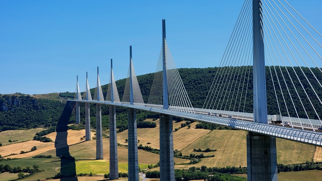 Мост Милло: Невероятный мост Европы - Viaduc de Millau | Secret World Trip Planner