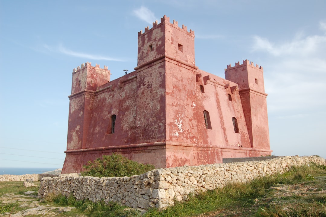Explorer le Château de Palanok : Histoire et Beauté - Zakarpats'ka oblast | Secret World Trip Planner
