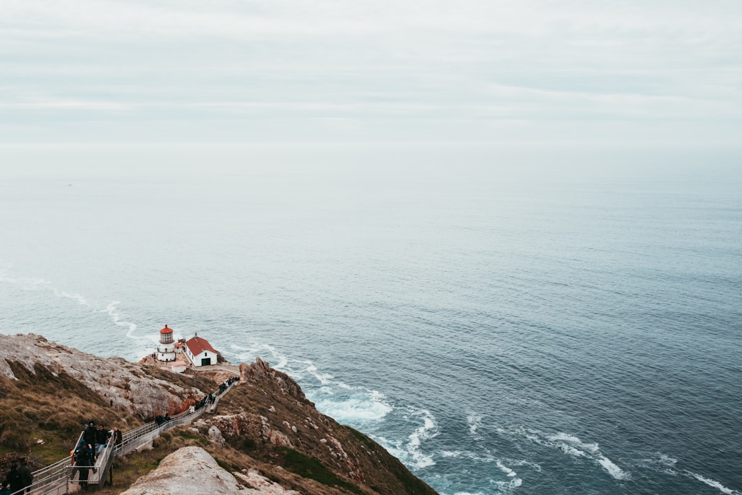 Descubra o Farol de Point Reyes: história e mar - Inverness | Secret World Trip Planner