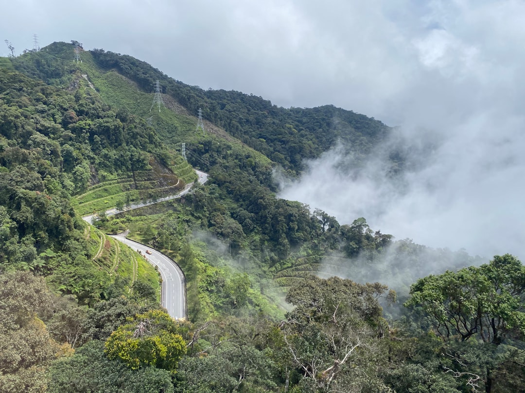 Descubre Gunung Chemendong: una joya natural en Malasia - Kulai | Secret World Trip Planner