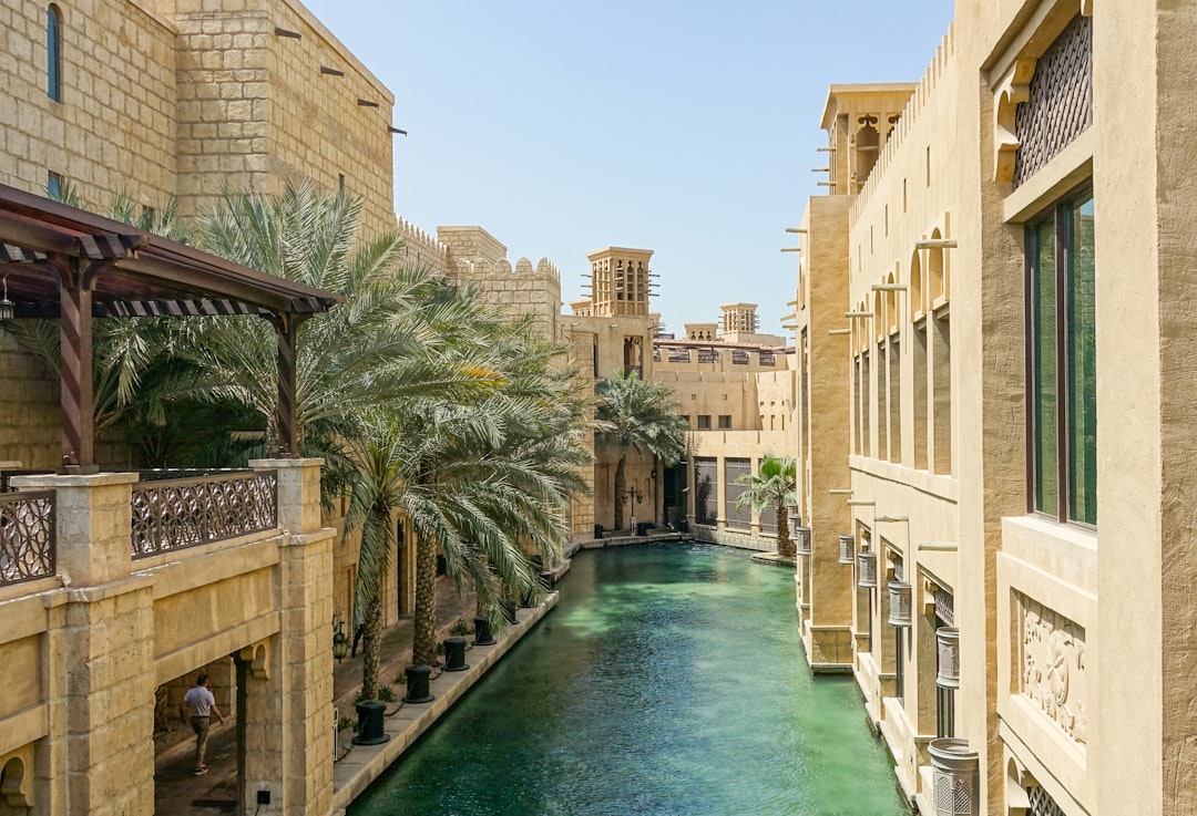Entdecke den Souk Madinat Jumeirah: Ein ikonischer Markt in Dubai | Secret World Trip Planner