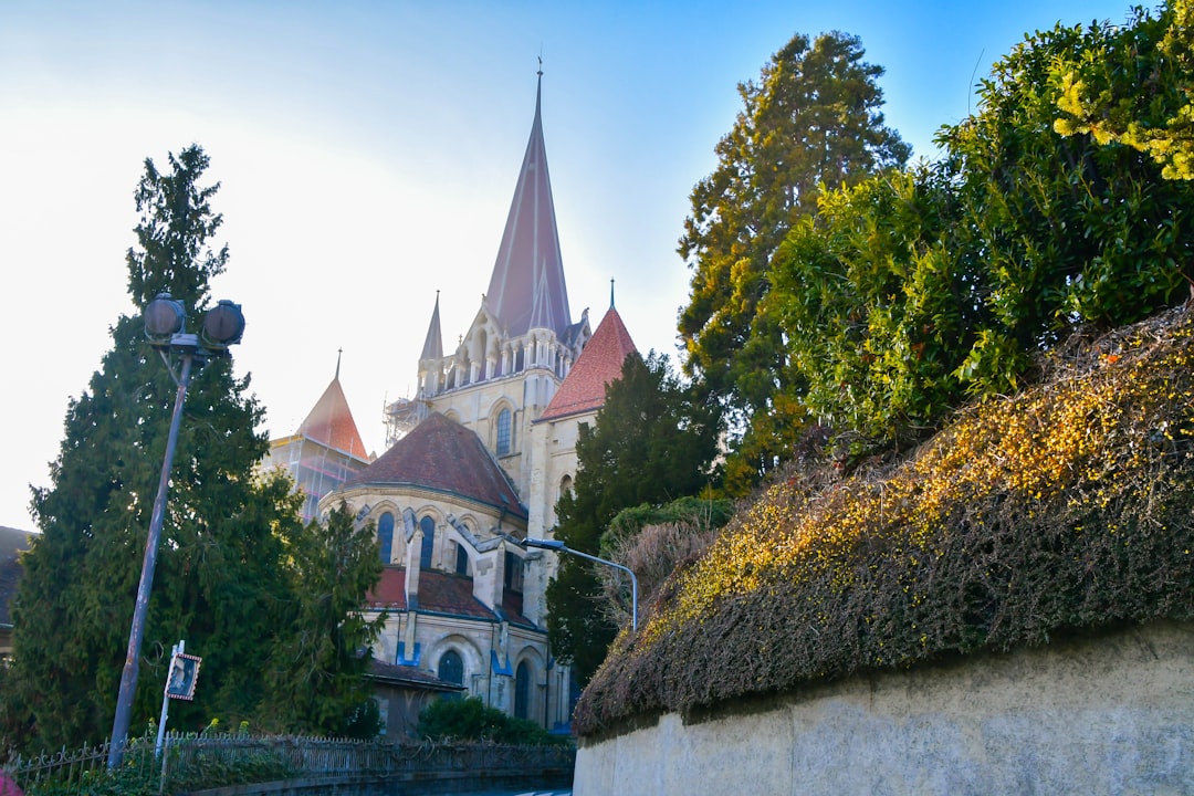 Château d'Ouchy: Um tesouro escondido na Suíça - Pl. du Port | Secret World Trip Planner