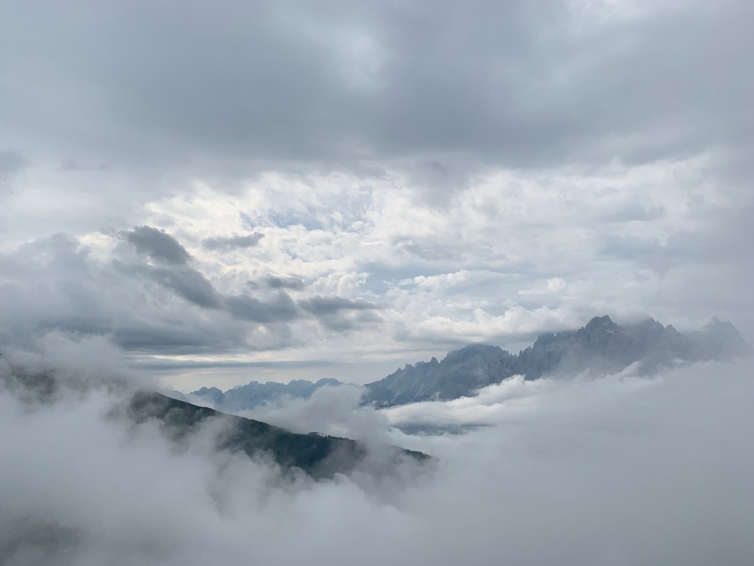 Sesto : Un Paradis Caché dans les Dolomites - 39030 Sesto BZ | Secret World Trip Planner