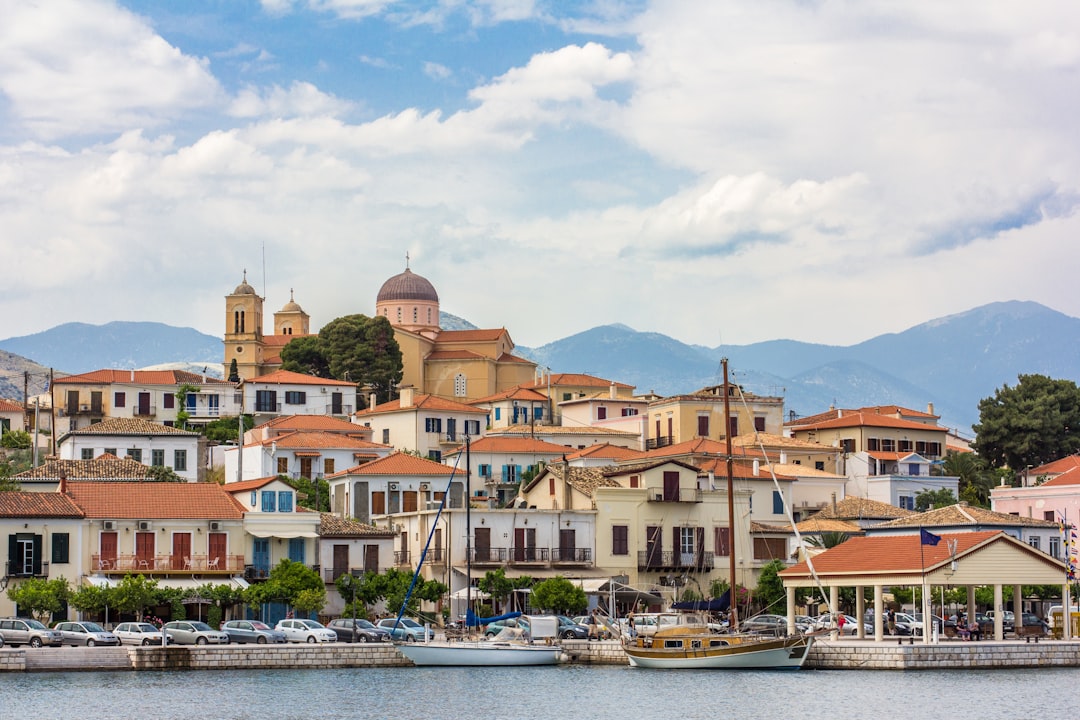 Scopri Μεροβίγλι: Un Paradiso Naturale in Grecia — 6HMQ+WF Chalki