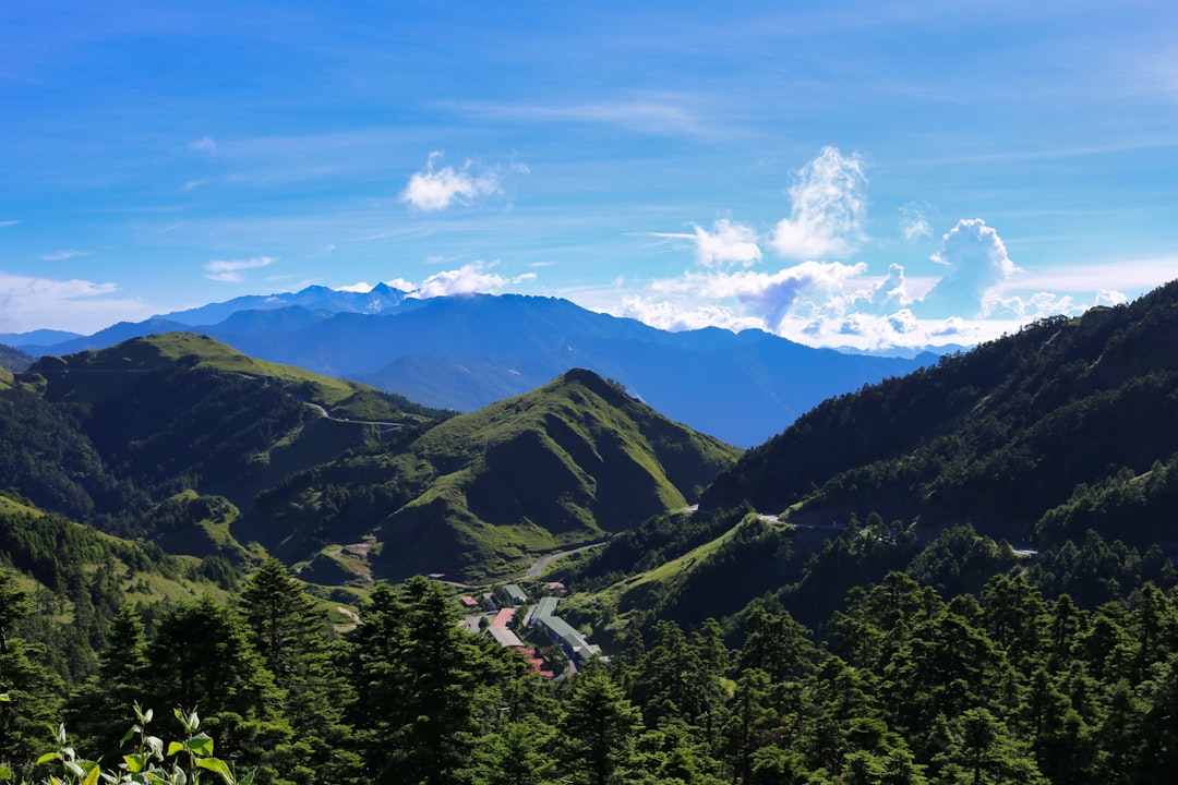 Scopri la Magia di 下橫坑山: Un Paradiso Naturale in Taiwan - Hualong Village | Secret World Trip Planner