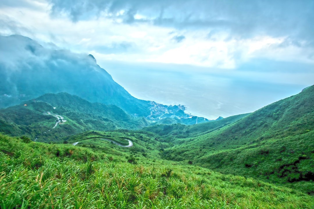 Scopri la Magia di 下橫坑山: Un Paradiso Naturale in Taiwan - Hualong Village | Secret World Trip Planner