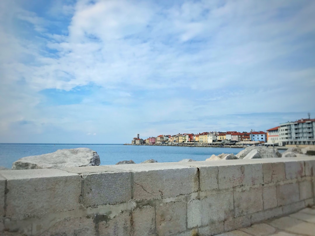 Entdecken Sie die Promenade Piran: Ein Panorama-Paradies - Prešernovo nabrežje | Secret World Trip Planner