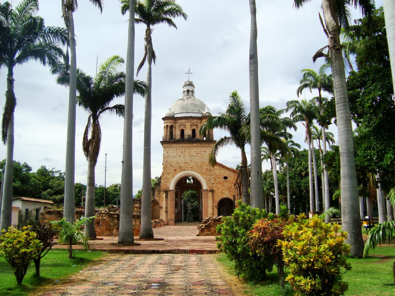 Alla scoperta del Templo Histórico di Villa del Rosario - Villa Del Rosario | Secret World Trip Planner