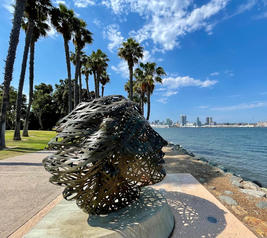 Esculturas en el Mar: Arte y Naturaleza en Surry Hills - 302/61 Marlborough St | Secret World Trip Planner