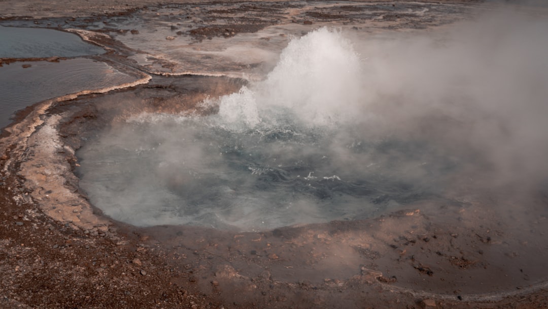 Geysir : Les Sources Chaudes Cachées d'Islande - 333 | Secret World Trip Planner