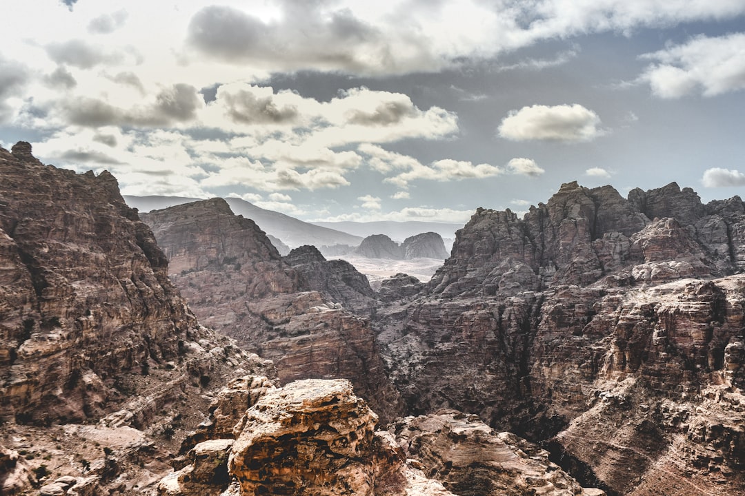 Qalb Maghar : Un bijou naturel de Jordanie | Secret World Trip Planner