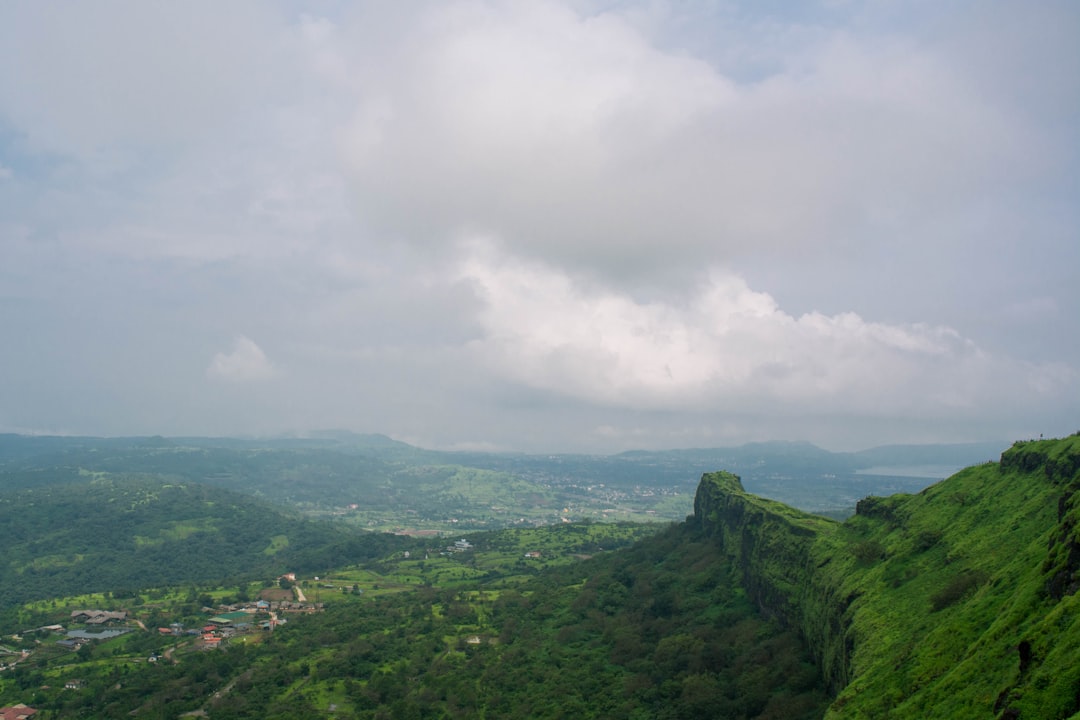 卡拉洞穴：历史中的隐藏宝藏 - Lonavala | Secret World Trip Planner