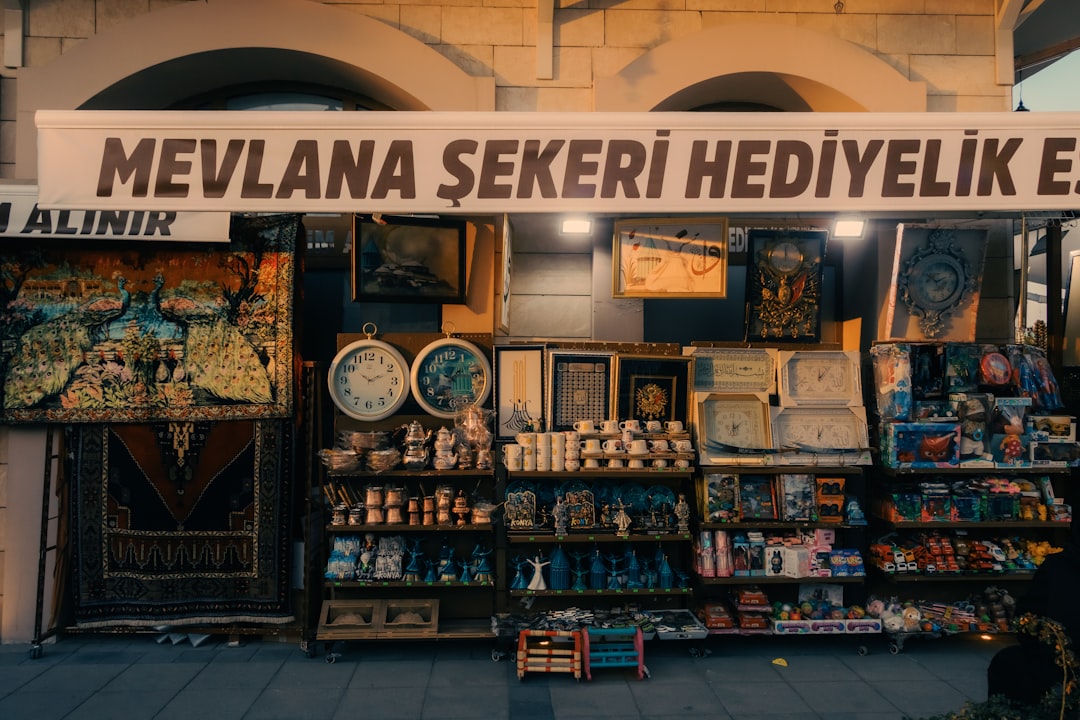 Descubra os Mercados da Medina de Susa - Rue el Aghalba | Secret World Trip Planner