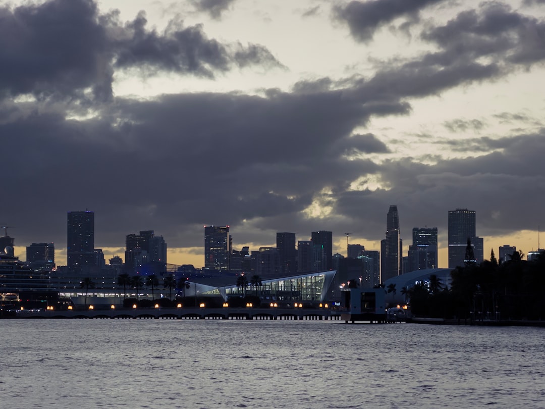 Cómo Planificar un Viaje a Miami con IA en 2026 - Miami | Secret World Trip Planner