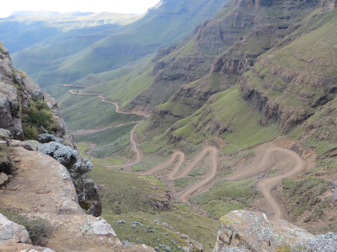 Sani Pass: La Magia de la Naturaleza Sudafricana - Sani Pass | Secret World Trip Planner