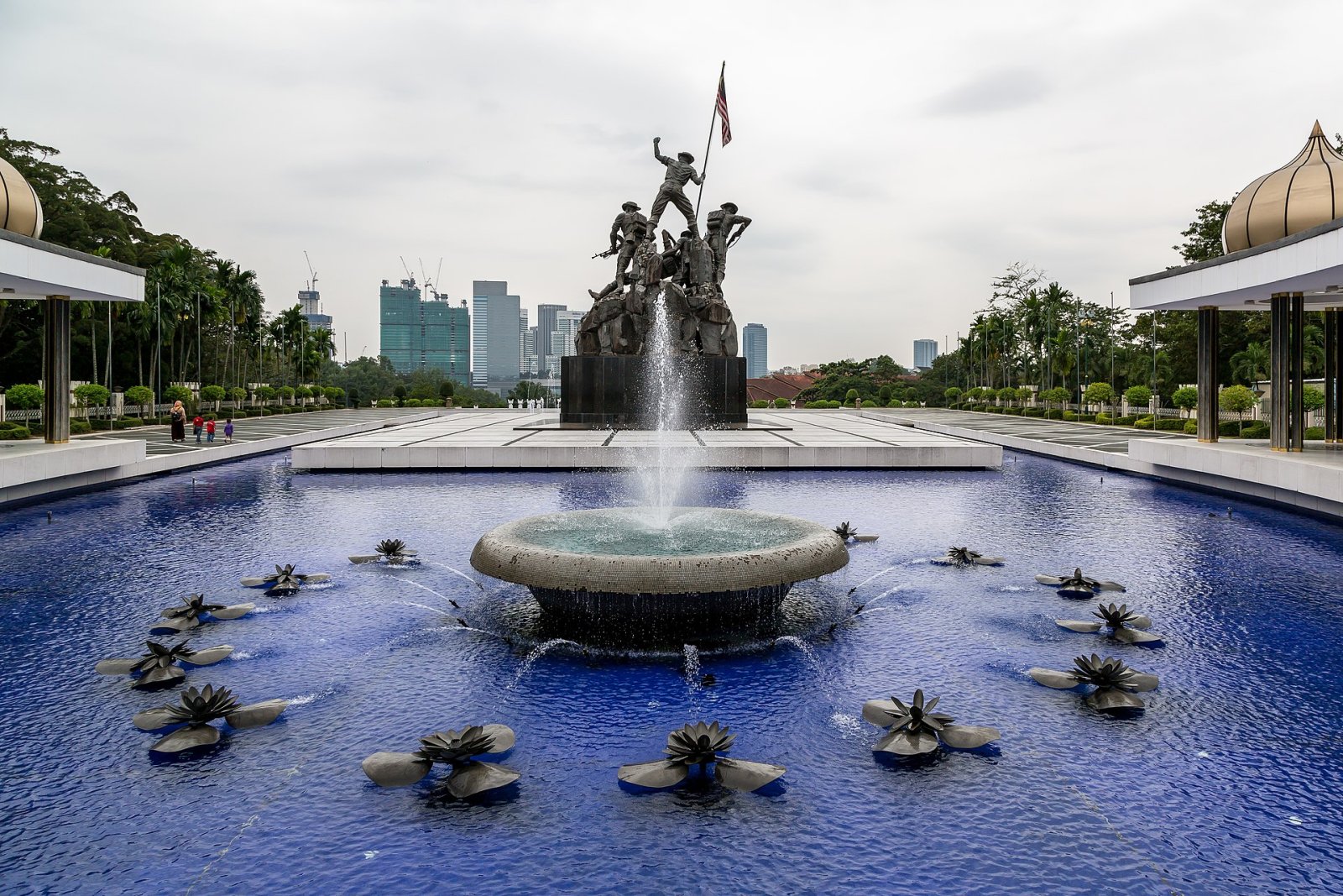 Discover the Malaysia Monument in Kota Kinabalu — Kota Kinabalu