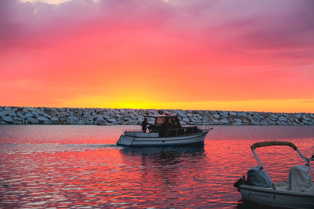 Tramonti inesquecíveis em Oia ao pôr do sol - Oia | Secret World Trip Planner