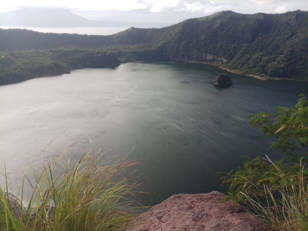 Il Lago Crater del Vulcano Taal: Un Paradiso Nascosto - Taal Volcano Main Crater Lake | Secret World Trip Planner