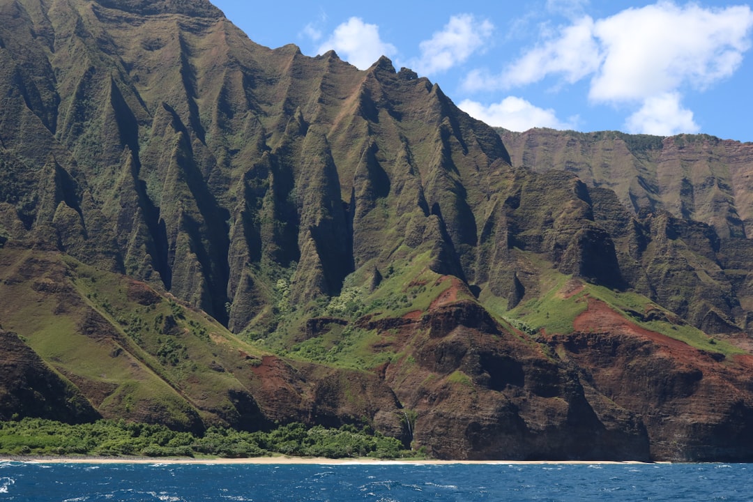 探索Nā Pali海岸的沙滩：自然的天堂 - Contea di Kauai | Secret World Trip Planner