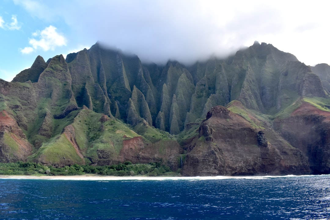 探索Nā Pali海岸的沙滩：自然的天堂 - Contea di Kauai | Secret World Trip Planner