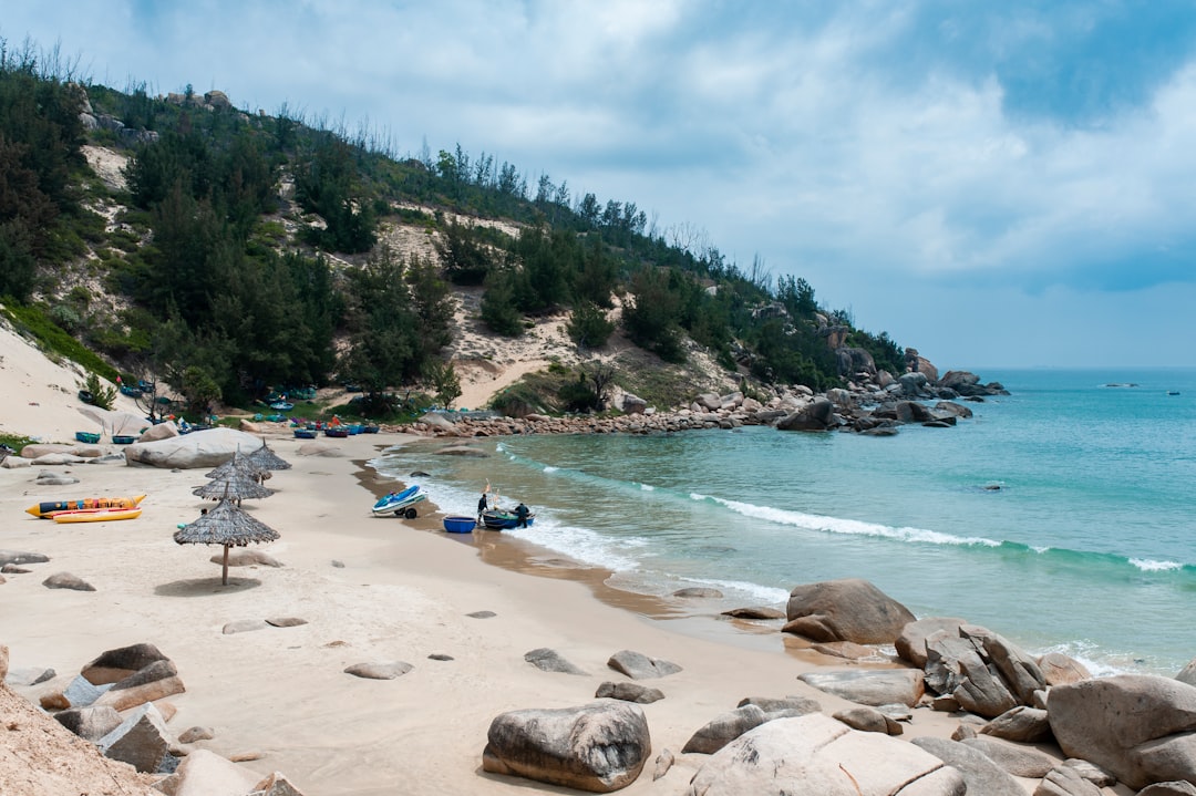 Bãi Xếp Beach: Un Paradiso Nascosto in Vietnam - Quy Nhơn Nam | Secret World Trip Planner