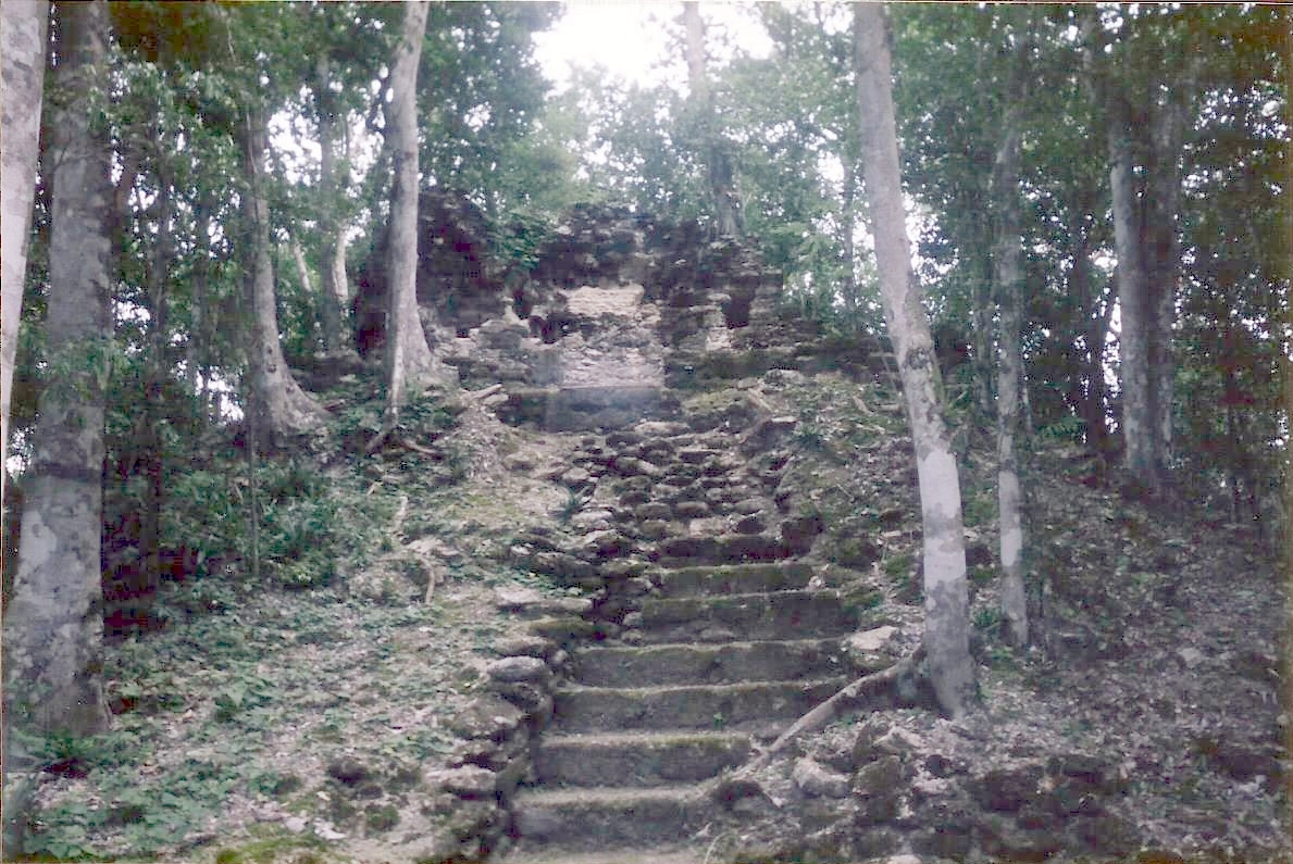 Nakbé: Das Geheimnis der alten Maya-Zivilisation in Guatemala - La Gloria | Secret World Trip Planner