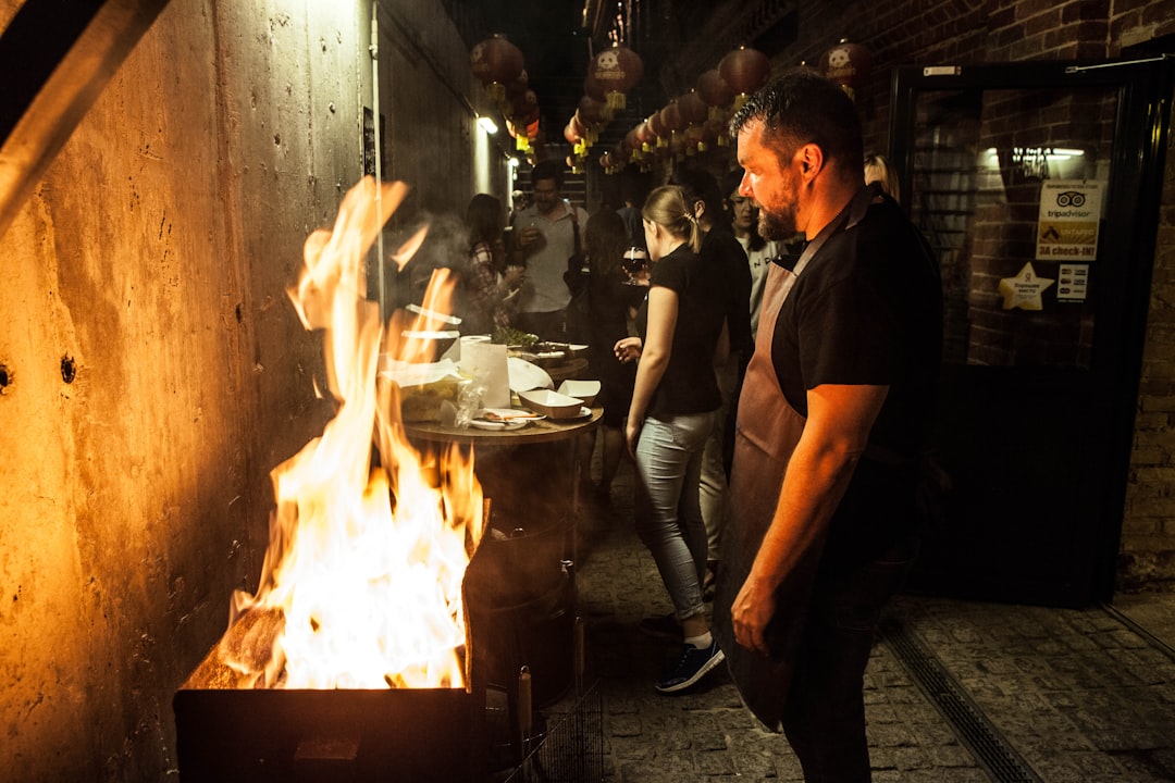 Kiss the Cook BBQ: Un'Icona d'Amore a Chicago - Chicago | Secret World Trip Planner