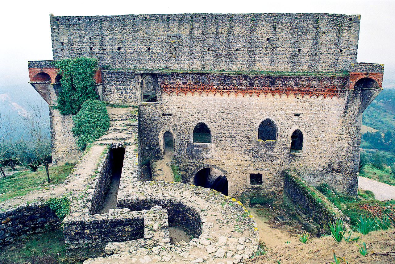 Откройте для себя замок Оурем: сокровище Португалии - Castelo de Ourém | Secret World Trip Planner