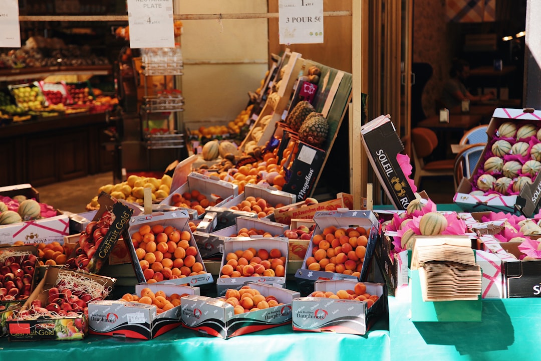 Scopri i Sapori del Marché des Halles a La Roche-sur-Yon — Pl. du Marché