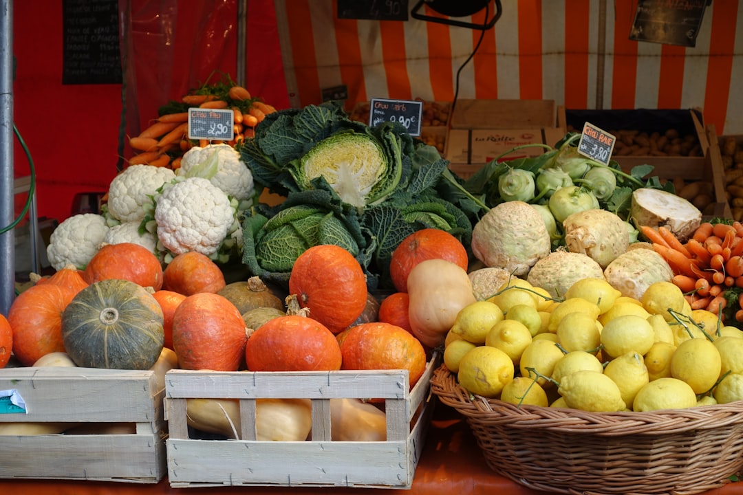 Découvrez les Saveurs du Marché des Halles à La Roche-sur-Yon - Pl. du Marché | Secret World Trip Planner