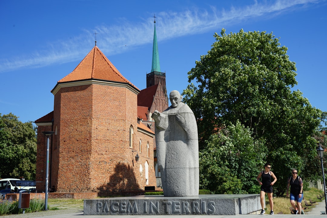 Il Monumento di Tjentiste: Arte e Memoria in Bosnia - 8MWP+CPP | Secret World Trip Planner