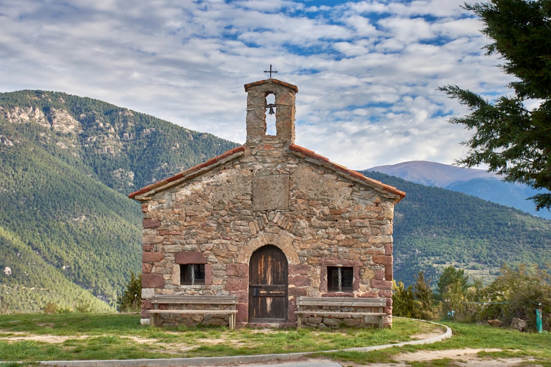 Die Kirche San Giovanni Teologo: Ein verborgenes Juwel in Ohrid - Kocho Racin | Secret World Trip Planner