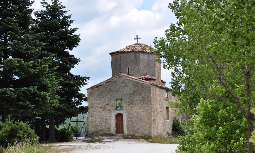 La Iglesia de San Juan Teólogo: Una Joya Oculta en Ohrid - Kocho Racin | Secret World Trip Planner