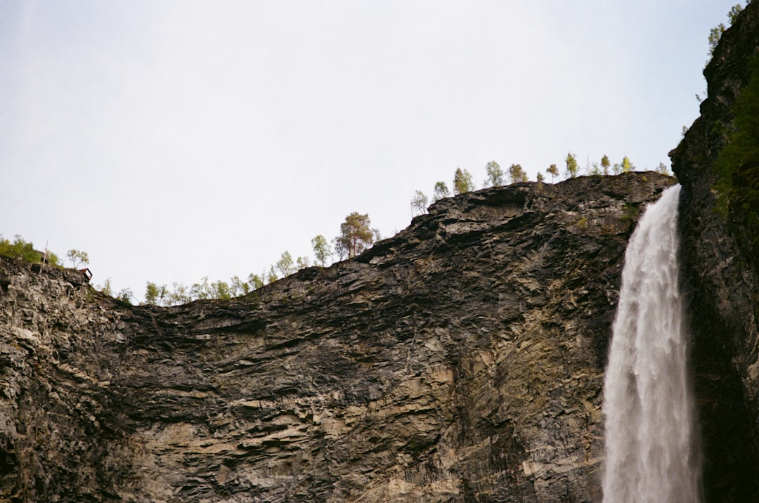 Vettisfossen Entdecken: Die Pracht Norwegischer Wasserfälle - Utladalsvegen 1 | Secret World Trip Planner