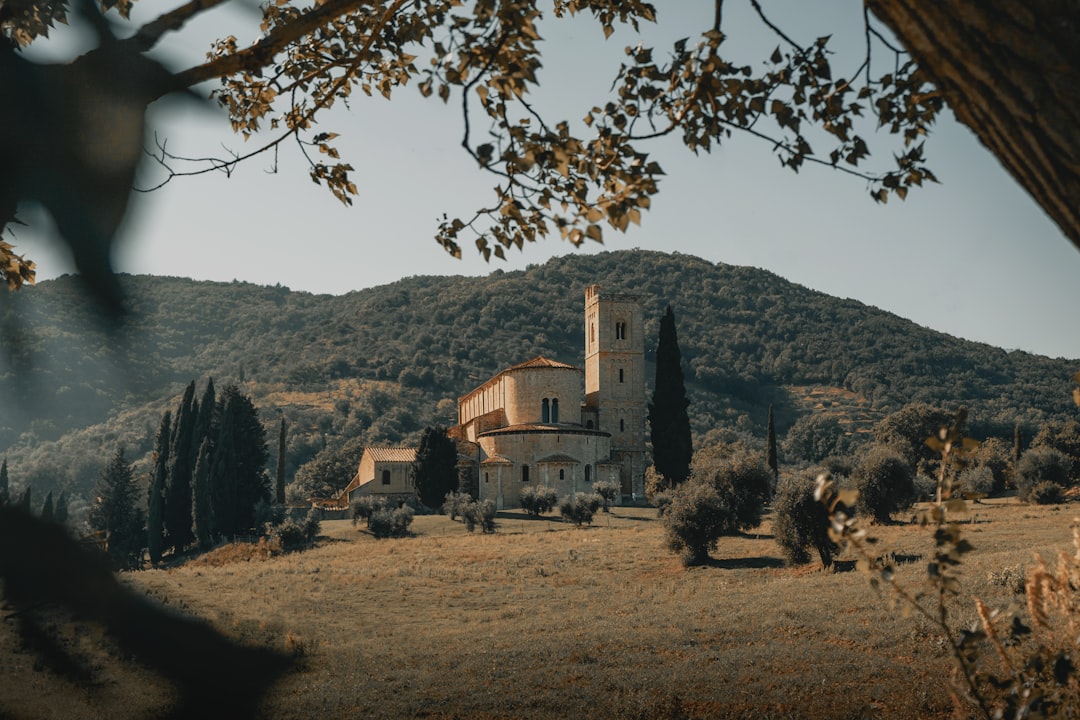 モンタルチーノ：ブルネッロの心臓部 - 53024 Montalcino SI | Secret World Trip Planner