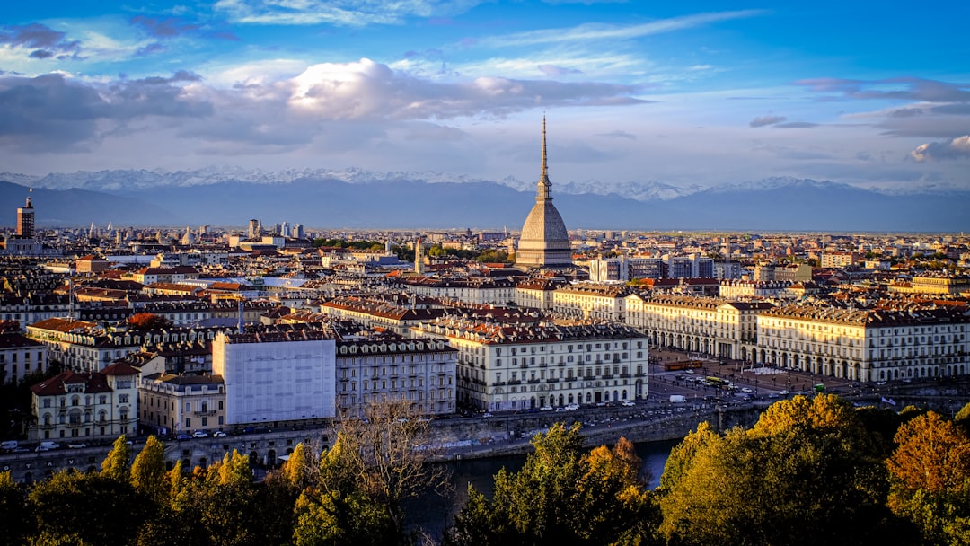 Descubre los Vinos de Turín: Barolo y Otras Joyas - Torino TO | Secret World Trip Planner