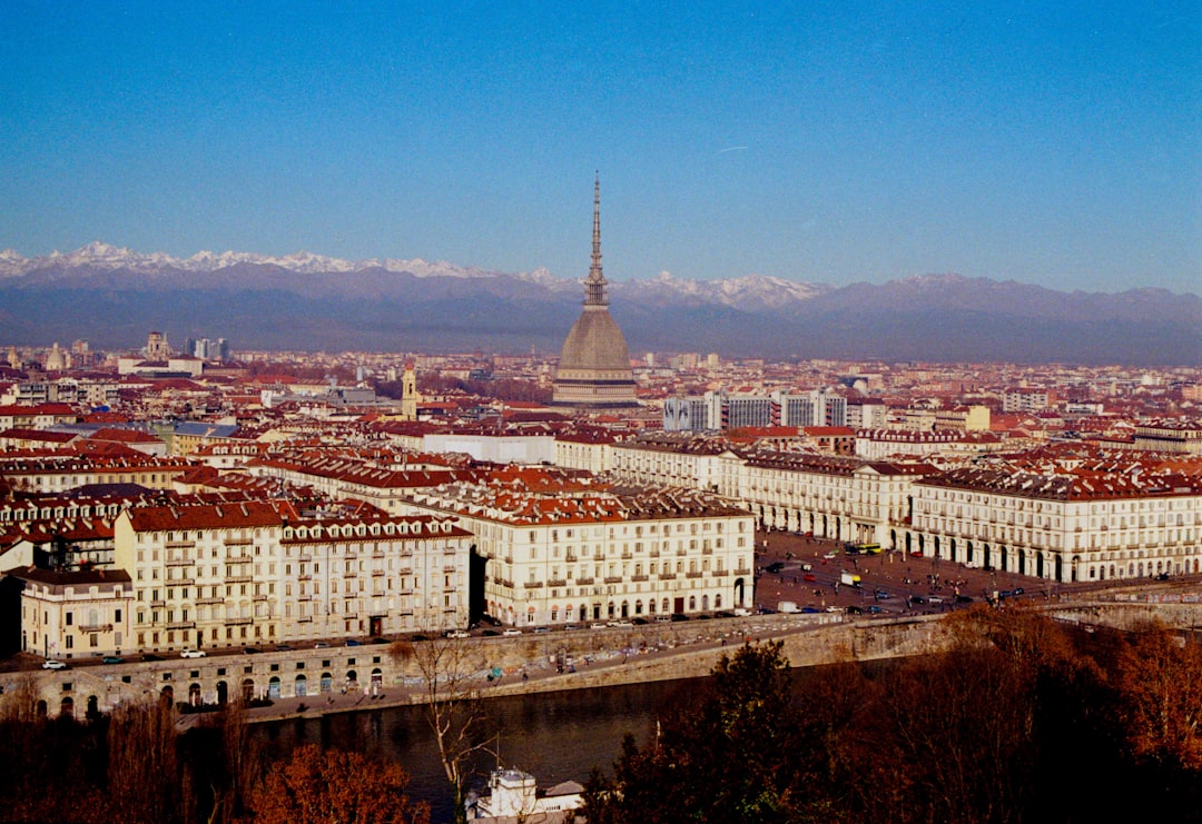 トリノのワインを発見：バローロと他の魅力 - Torino TO | Secret World Trip Planner