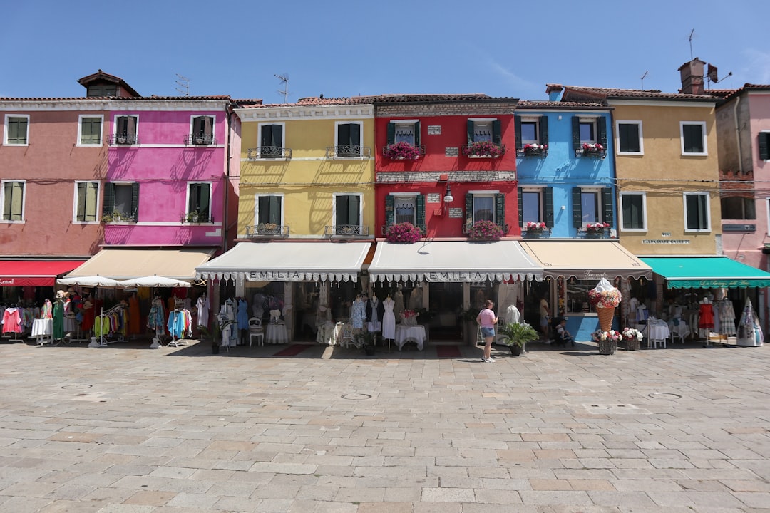Exploring the Rialto Market: A Venetian Icon - 306 | Secret World Trip Planner