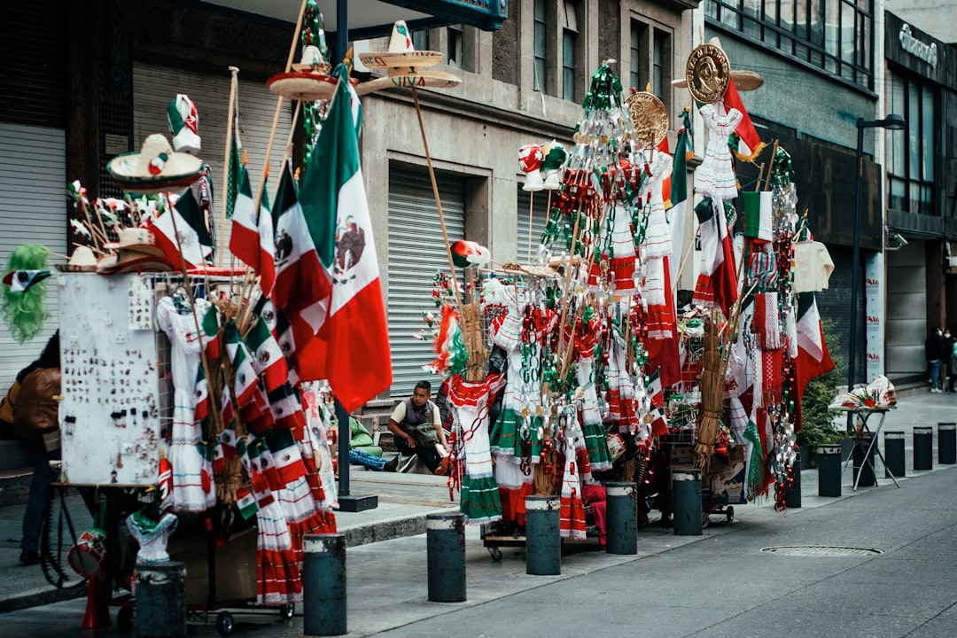 Découvrez le Mercado de Artesanías La Ciudadela à Mexico - 06040 Ciudad de México | Secret World Trip Planner