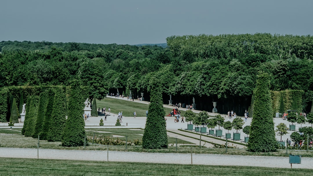 Gärten von Versailles: Ein Grünes Paradies - Place d'Armes | Secret World Trip Planner