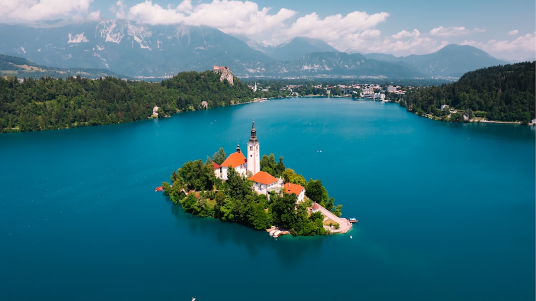 Mala Osojnica: El Paraíso Panorámico de Bled - Ljubljanska cesta 8 | Secret World Trip Planner