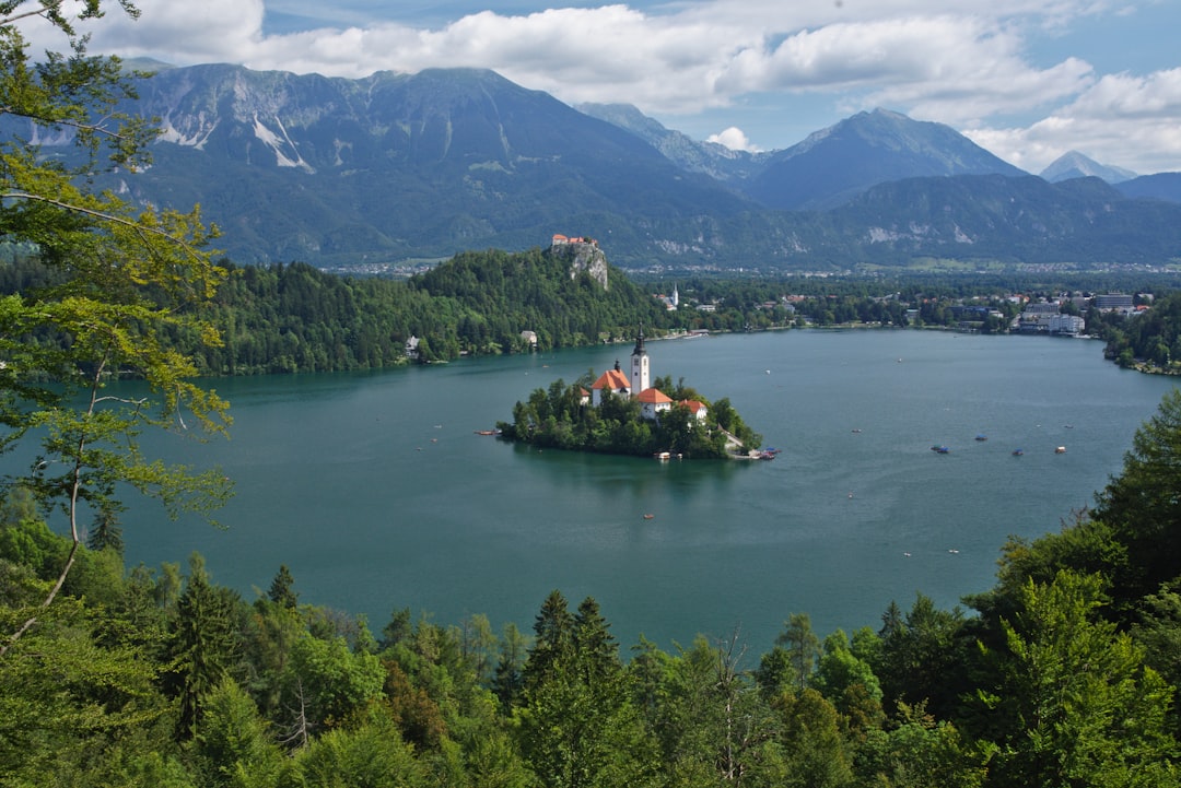 Mala Osojnica: El Paraíso Panorámico de Bled - Ljubljanska cesta 8 | Secret World Trip Planner