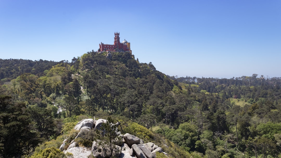 探索辛特拉的摩尔城堡：隐藏的宝藏 - 2710-405 Sintra | Secret World Trip Planner