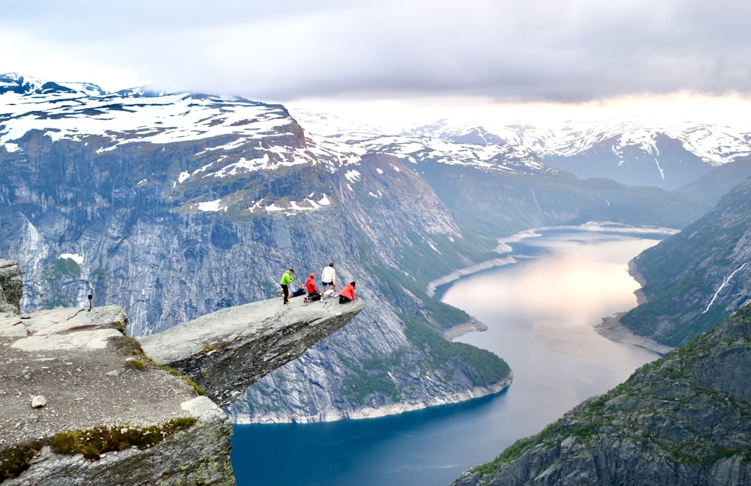 Trolltunga: la lingua di roccia a 700m sul fiordo - Skjeggedal 20 | Secret World Trip Planner