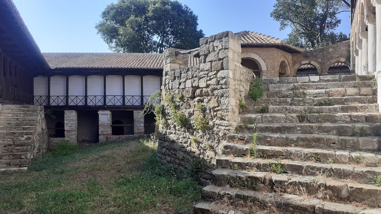 Ardenica Monastery: Un Viaggio nella Storia e nella Spiritualità Albanese - Kolonjë | Secret World Trip Planner