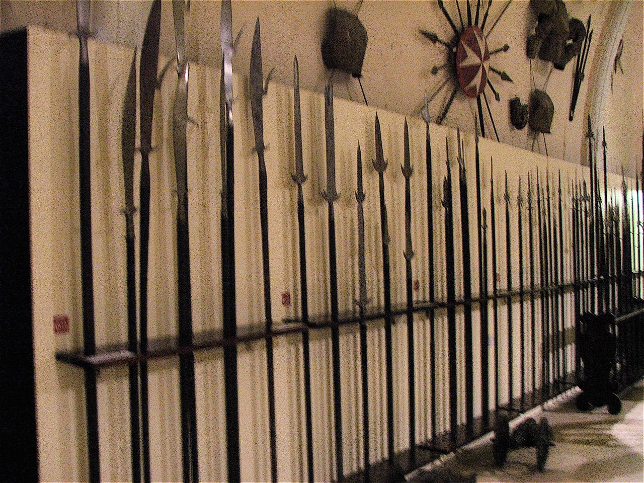 Descubra o Palace Armoury: o tesouro militar de Malta - 65 Merchants St | Secret World Trip Planner